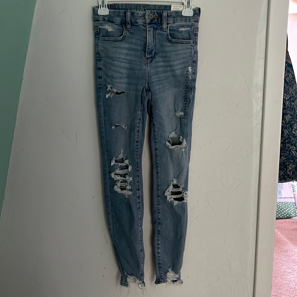 AMERICAN EAGLE JEANS